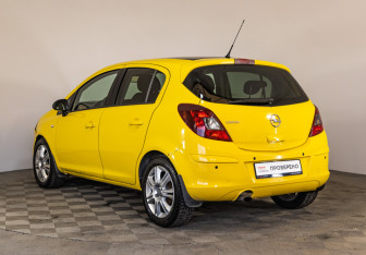 Подержанный автомобиль Opel Corsa 2013 года (7 фото)