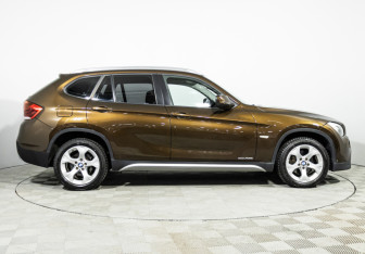 Подержанный автомобиль BMW X1 2012 года (4 фото)