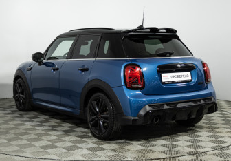 Подержанный автомобиль MINI Hatch 2021 года (7 фото)