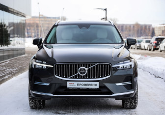 Подержанный автомобиль Volvo XC60 2021 года (3 фото)