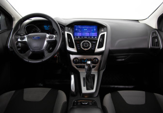 Подержанный автомобиль Toyota Corolla Sedan 2008 года (12 фото)