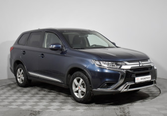 Подержанный автомобиль Mitsubishi Outlander 2019 года (3 фото)