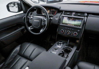 Подержанный автомобиль Land Rover Discovery 2018 года (9 фото)