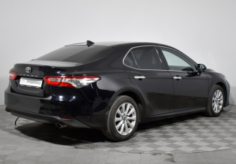 Подержанный автомобиль Toyota Camry Sedan 2019 года (5 фото)