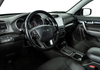 Подержанный автомобиль Kia Sorento 2019 года (11 фото)