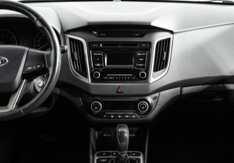 Подержанный автомобиль Hyundai Creta 2017 года (14 фото)