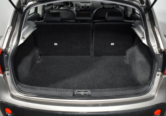 Подержанный автомобиль Nissan Qashqai 2008 года (18 фото)
