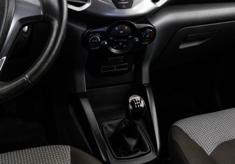 Подержанный автомобиль Ford EcoSport 2017 года (13 фото)
