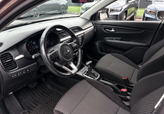Подержанный автомобиль Kia Rio Sedan 2018 года (7 фото)