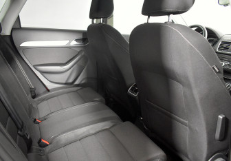 Подержанный автомобиль Audi Q3 2012 года (15 фото)