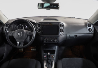 Подержанный автомобиль Volkswagen Tiguan 2015 года (9 фото)