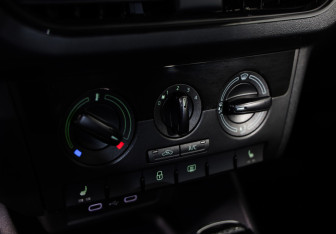 Подержанный автомобиль Skoda Rapid Liftback 2021 года (14 фото)