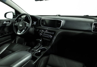 Подержанный автомобиль Kia Sportage 2018 года (9 фото)