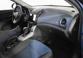 Подержанный автомобиль Chevrolet Cruze Sedan 2012 года (12 фото)