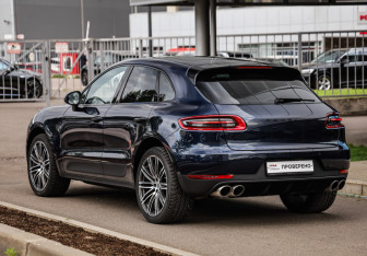 Подержанный автомобиль Porsche Macan 2016 года (8 фото)