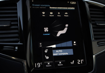 Подержанный автомобиль Volvo XC90 2021 года (19 фото)