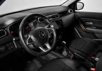 Подержанный автомобиль Renault Duster 2022 года (9 фото)