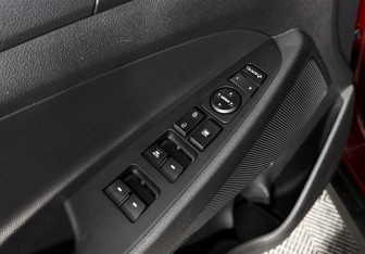 Подержанный автомобиль Hyundai Tucson 2016 года (10 фото)