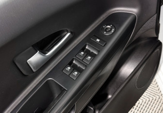 Подержанный автомобиль Kia Ceed Wagon 2008 года (10 фото)