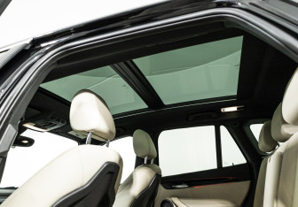Подержанный автомобиль BMW X1 2018 года (21 фото)