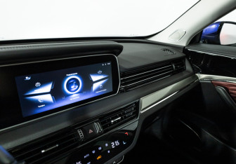 Подержанный автомобиль Hongqi HS5 2023 года (16 фото)
