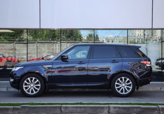 Подержанный автомобиль Land Rover Range Rover Sport 2015 года (9 фото)