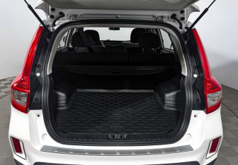 Подержанный автомобиль Geely Emgrand X7 2019 года (18 фото)