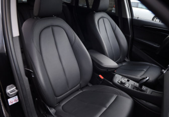 Подержанный автомобиль BMW X1 2020 года (24 фото)