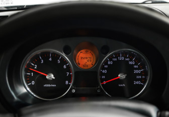 Подержанный автомобиль Nissan X-Trail 2008 года (12 фото)