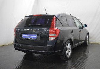 Подержанный автомобиль Kia Ceed Wagon 2010 года (5 фото)