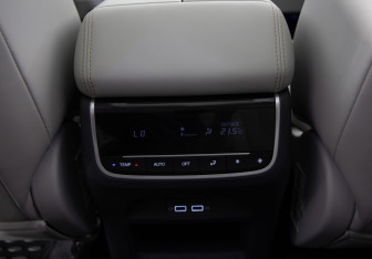Подержанный автомобиль GAC GS8 2024 года (25 фото)