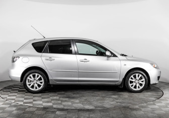 Подержанный автомобиль Mazda 3 Hatchback 2007 года (4 фото)