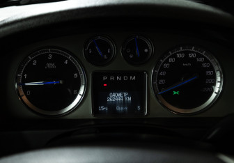Подержанный автомобиль Cadillac Escalade Suv 2010 года (12 фото)