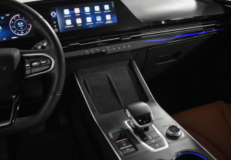 Подержанный автомобиль Omoda C5 2023 года (20 фото)