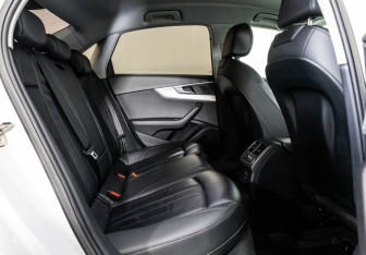Подержанный автомобиль Audi A4 Sedan 2016 года (26 фото)