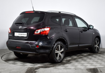 Подержанный автомобиль Nissan Qashqai+2 2011 года (5 фото)