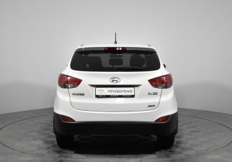 Подержанный автомобиль Hyundai ix35 2012 года (6 фото)