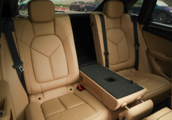 Подержанный автомобиль Porsche Macan 2021 года (31 фото)
