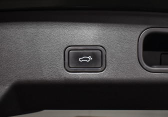 Подержанный автомобиль Geely Atlas 2024 года (18 фото)