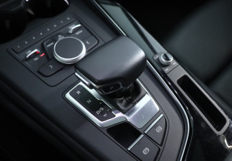 Подержанный автомобиль Audi A5 Coupe 2017 года (19 фото)