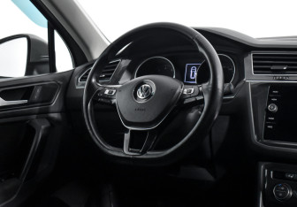 Подержанный автомобиль Volkswagen Tiguan 2019 года (14 фото)