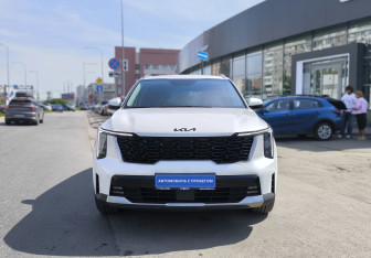 Подержанный автомобиль Kia Sorento 2024 года (2 фото)