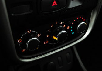 Подержанный автомобиль Renault Duster 2014 года (15 фото)