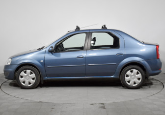 Подержанный автомобиль Renault Logan Sedan 2010 года (8 фото)