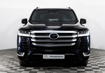 Подержанный автомобиль Toyota Land Cruiser Suv 2021 года (2 фото)
