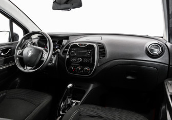 Подержанный автомобиль Renault Kaptur 2017 года (9 фото)