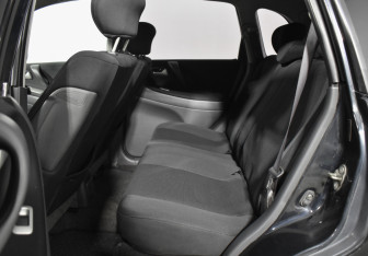 Подержанный автомобиль Suzuki Liana Wagon 2006 года (11 фото)