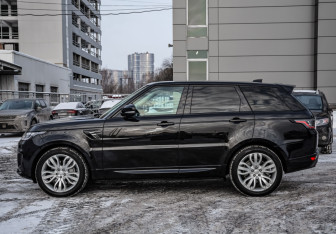 Подержанный автомобиль Land Rover Range Rover Sport 2021 года (9 фото)