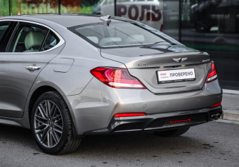 Подержанный автомобиль Genesis G70 2020 года (12 фото)