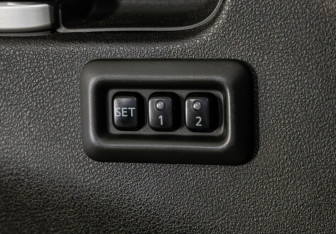 Подержанный автомобиль Nissan Pathfinder 2010 года (17 фото)